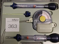 Autotestset voor accu en radiator in kunststof koffer. - afbeelding 2 van  2