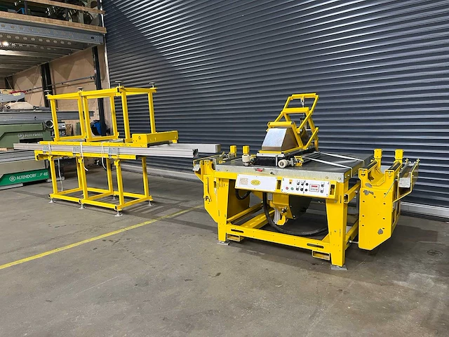 Avola - 2011 - gama 65 k - afkortcirkelzaagmachine - afbeelding 1 van  17