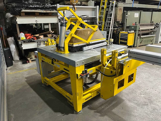Avola - 2011 - gama 65 k - afkortcirkelzaagmachine - afbeelding 17 van  17