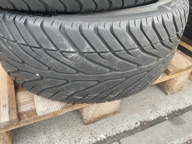 Avon autoband 245/40 zr18 (4x) - afbeelding 10 van  12
