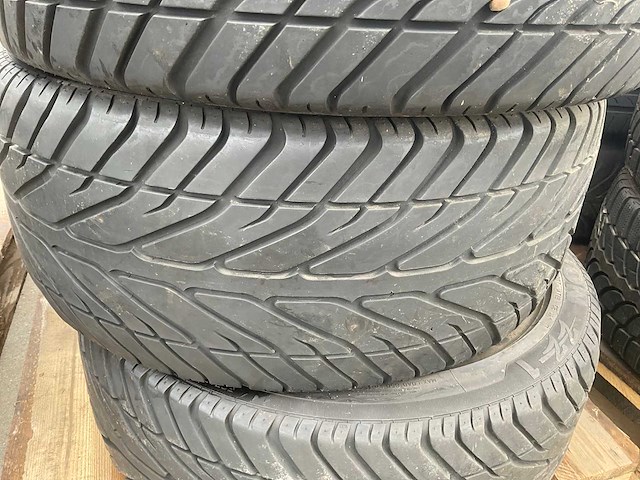 Avon autoband 245/40 zr18 (4x) - afbeelding 9 van  12