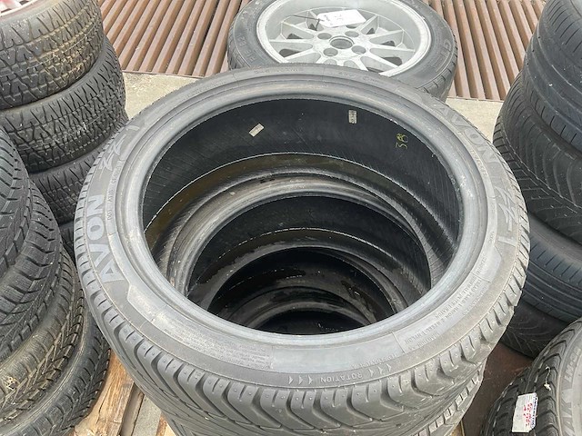 Avon autoband 245/40 zr18 (4x) - afbeelding 11 van  12