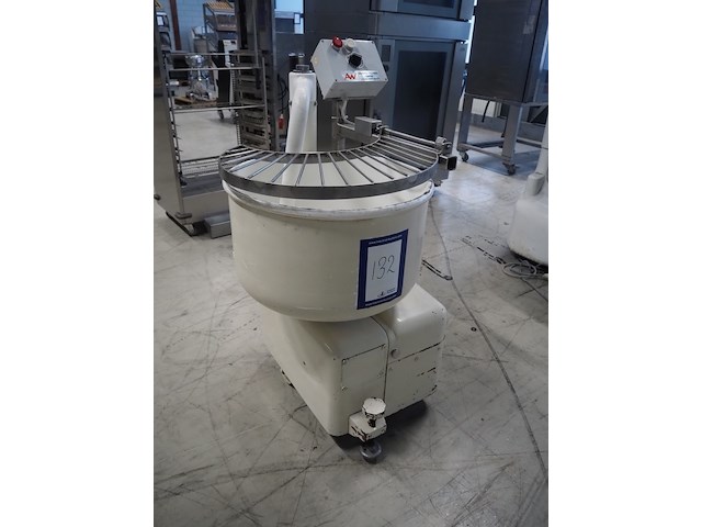 Aw - afbeelding 1 van  7