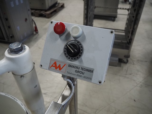 Aw - afbeelding 7 van  7