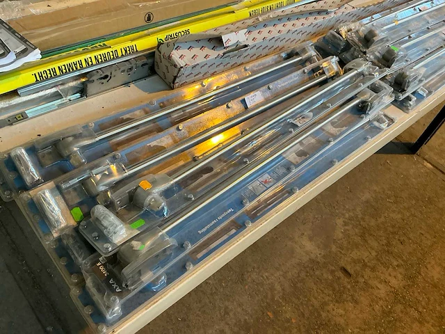 Axa 3400r raamsluiting (8x) - afbeelding 1 van  3
