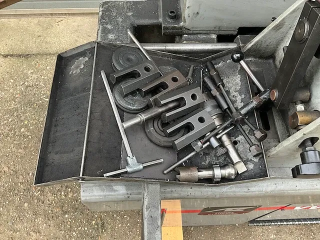 Az vv-100 klepzitting bewerkingmachine - afbeelding 4 van  16