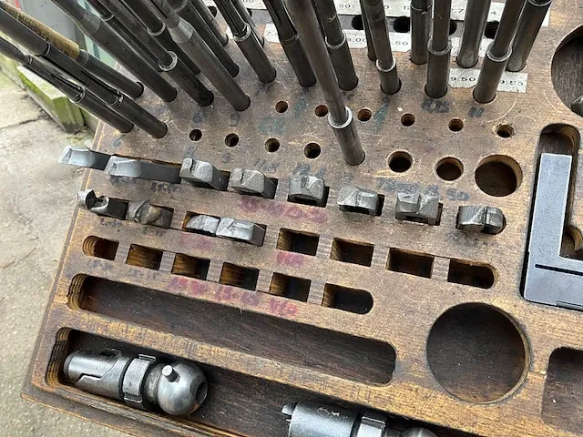 Az vv-100 klepzitting bewerkingmachine - afbeelding 7 van  16
