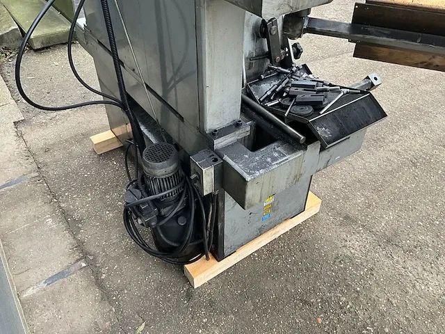 Az vv-100 klepzitting bewerkingmachine - afbeelding 12 van  16