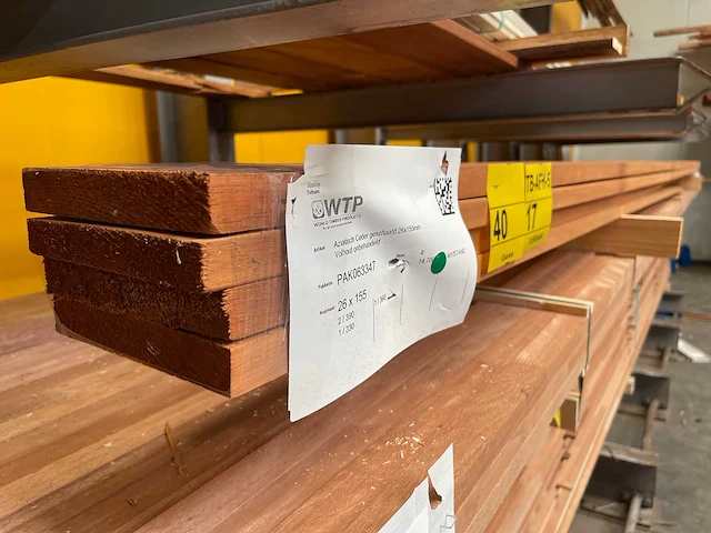 Aziatisch ceder balken geschaafd 26x155mm, lengte 330-390cm (4x) - afbeelding 2 van  3