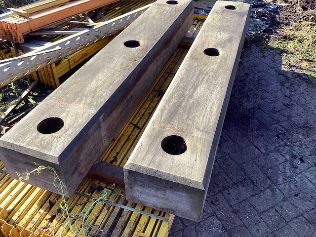 Azobe - 2200x345x250 - hardhout (4x) - afbeelding 4 van  6