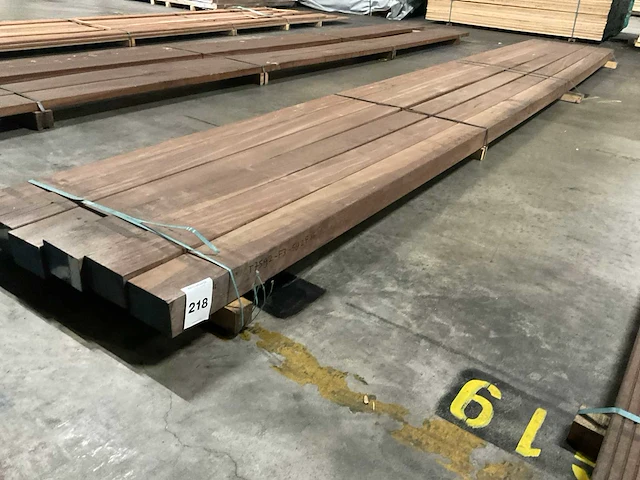 Azobé balk geschaafd 90x140 mm (6x) - afbeelding 1 van  6