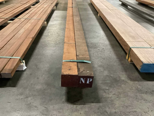 Azobé balken 100x100 mm (2x) - afbeelding 2 van  5