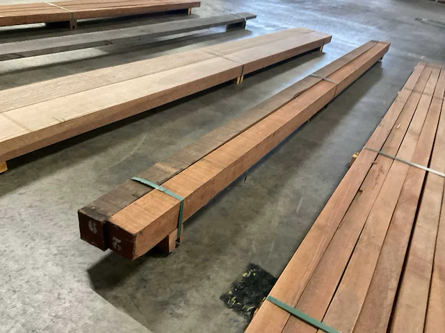 Azobé balken 100x100 mm (2x) - afbeelding 3 van  5