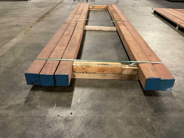 Azobé balken 100x100 mm (5x) - afbeelding 4 van  6