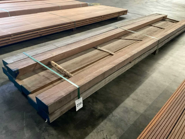 Azobé balken 80x150 mm (9x) - afbeelding 1 van  5