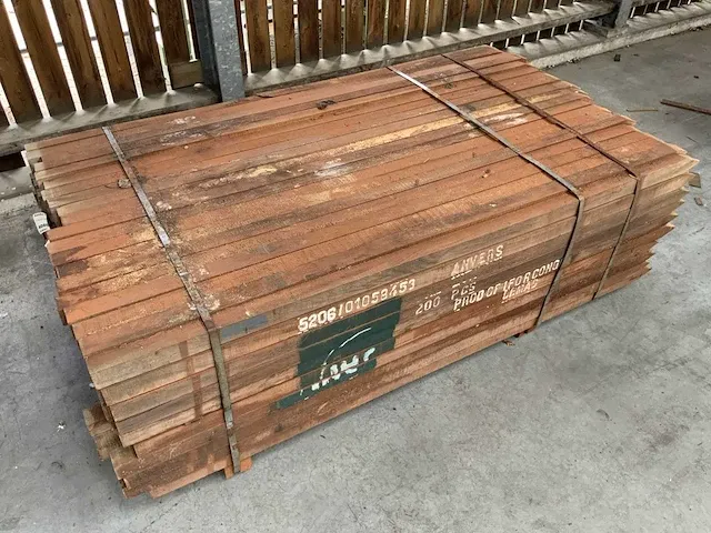 Azobe gepunt tuinpaal (400x) - afbeelding 2 van  3