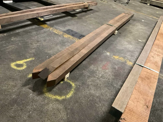 Azobé gepunte palen 70x70 mm (3x) - afbeelding 3 van  5