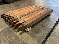 Azobé gepunte palen 70x70 mm (8x) - afbeelding 3 van  4