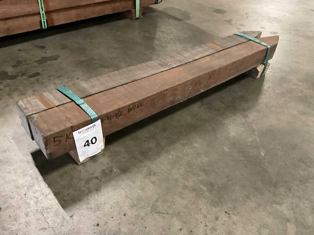 Azobé gepunte palen 80x80 mm (2x) - afbeelding 1 van  4