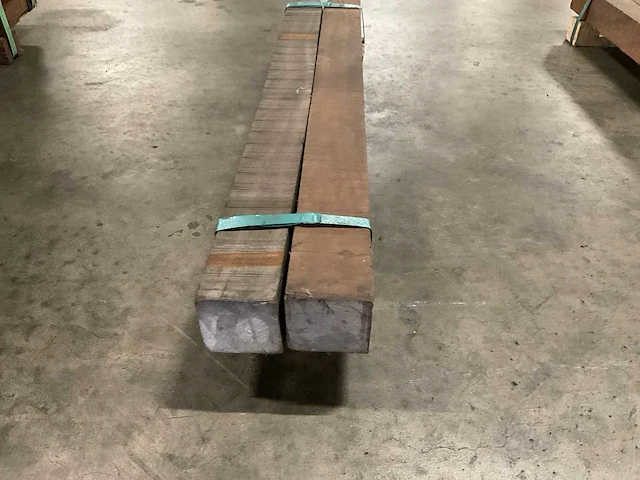 Azobé gepunte palen 80x80 mm (2x) - afbeelding 2 van  4