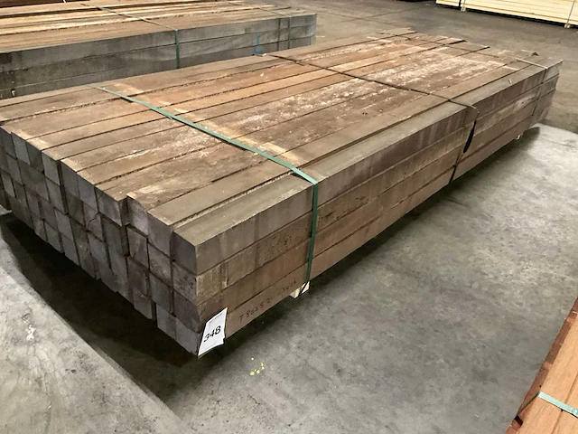 Azobé gepunte palen 80x80 mm (52x) - afbeelding 1 van  6