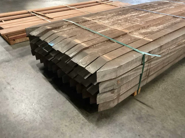 Azobé gepunte palen 80x80 mm (52x) - afbeelding 6 van  6
