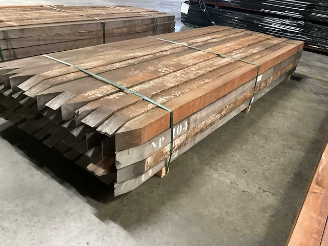 Azobé gepunte palen 80x80 mm (52x) - afbeelding 3 van  6