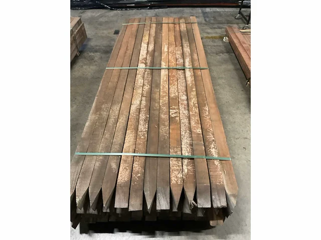 Azobé gepunte palen 80x80 mm (52x) - afbeelding 5 van  6