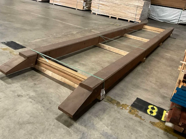 Azobé gording met liplas geschaafd 145x145 mm (2x) - afbeelding 1 van  4