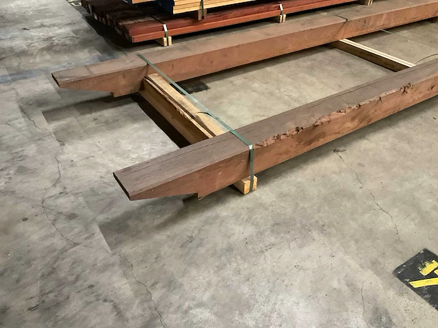Azobé gording met liplas geschaafd 145x145 mm (2x) - afbeelding 3 van  4