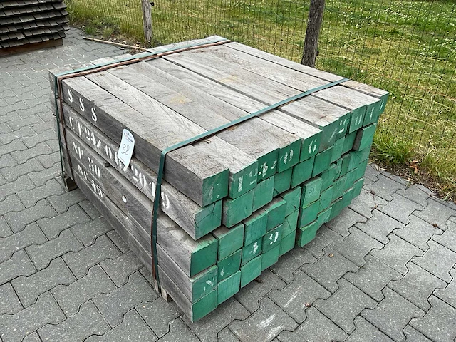 Azobe hardhout balk (1100x100x100mm) (50x) - afbeelding 1 van  3