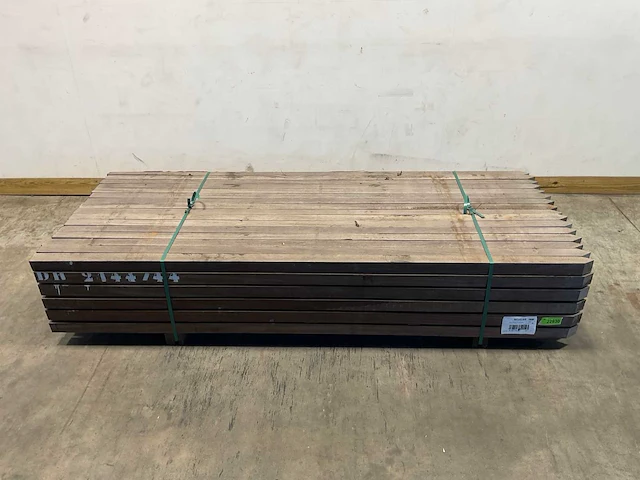 Azobé hardhouten paal fijnbezaagd gepunt 250x6x6 cm (96x) - afbeelding 1 van  5