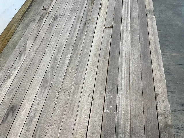 Azobé hardhouten paal fijnbezaagd gepunt 250x6x6 cm (96x) - afbeelding 4 van  5