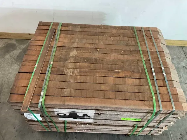 Azobé hardhouten tuinpaal gepunt 150x7x7 cm (10x) - afbeelding 3 van  5