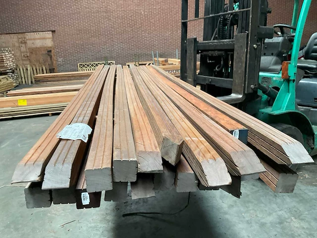 Azobé hardhouten tuinpaal gepunt 270x6,5x6,5 cm (20x) - afbeelding 10 van  10