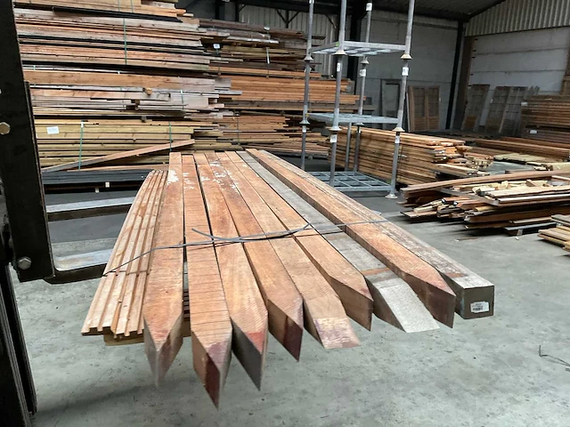 Azobé hardhouten tuinpaal gepunt 270x7x7 cm (9x) - afbeelding 3 van  13