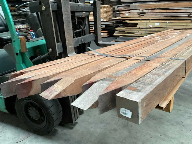 Azobé hardhouten tuinpaal gepunt 270x7x7 cm (9x) - afbeelding 11 van  13