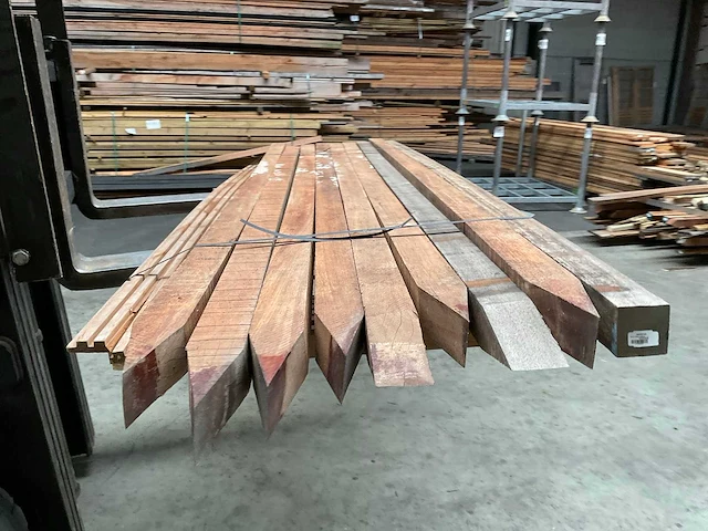 Azobé hardhouten tuinpaal gepunt 270x7x7 cm (9x) - afbeelding 13 van  13