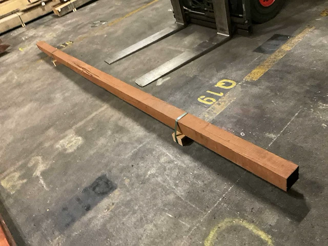 Azobé paal 100x100 mm - afbeelding 2 van  3