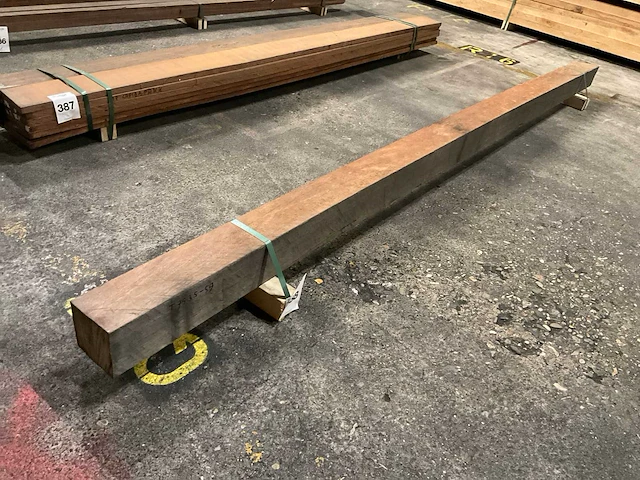 Azobé paal 120x120 mm - afbeelding 1 van  4