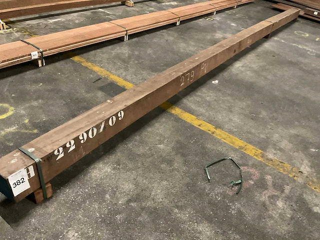 Azobé paal 150x150 mm - afbeelding 1 van  4