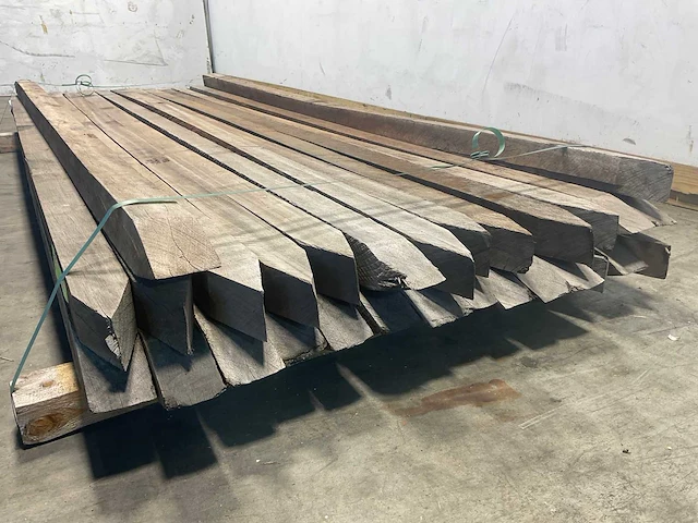 Azobé paal fijnbezaagd gepunt 275x7x7 cm (29x) - afbeelding 4 van  5