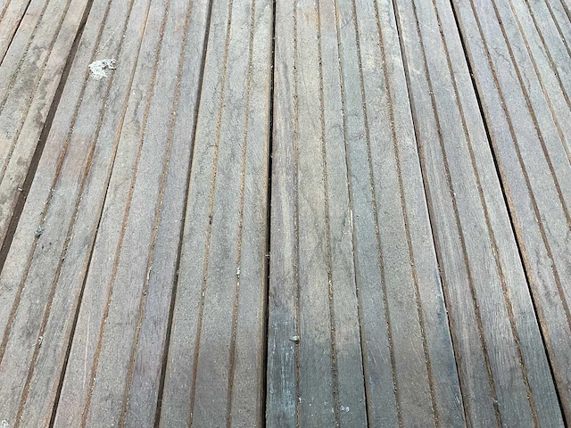 Azobé paal geschaafd gepunt 200x6,5x6,5 cm (84x) - afbeelding 3 van  7