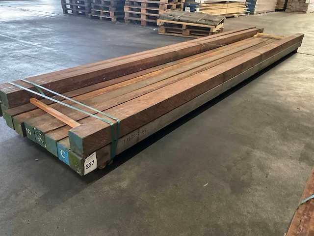 Azobé palen 100x100 mm (12x) - afbeelding 1 van  5