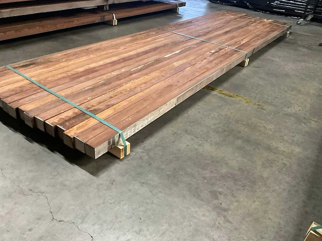 Azobé palen 60x60 mm (16x) - afbeelding 3 van  5
