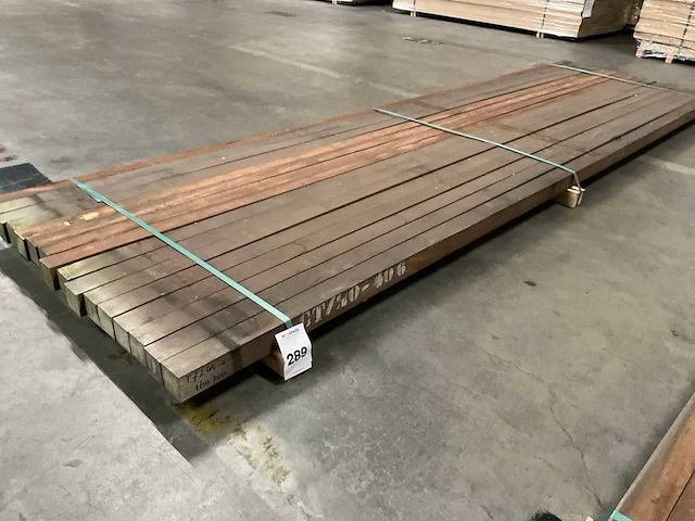 Azobé palen 60x60 mm (16x) - afbeelding 1 van  5