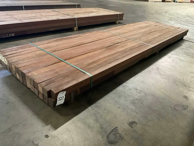 Azobé palen 60x60 mm (32x) - afbeelding 1 van  5