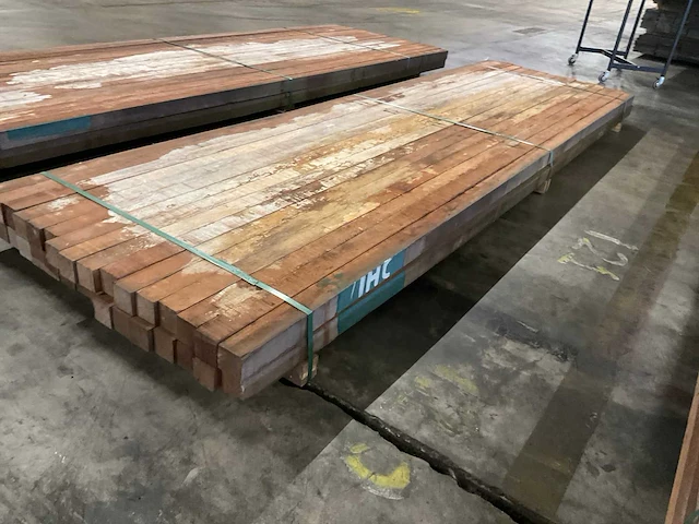Azobé palen 60x60 mm (32x) - afbeelding 3 van  5