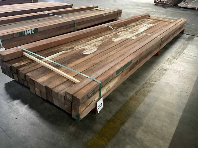 Azobé palen 60x60 mm (34x) - afbeelding 1 van  5