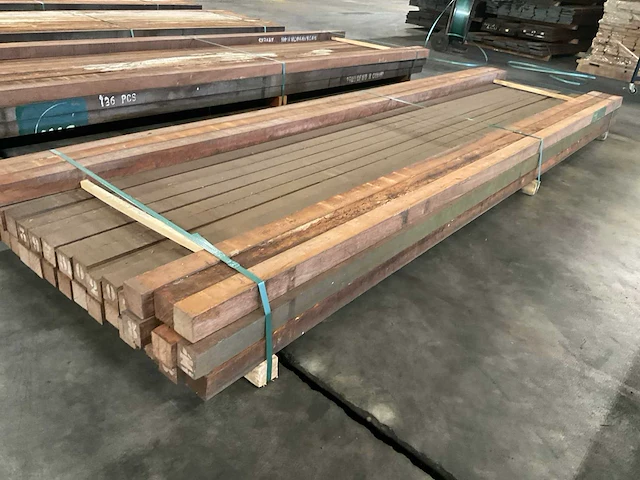 Azobé palen 60x60 mm (36x) - afbeelding 3 van  5